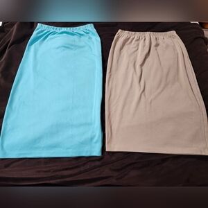 2 Nuggles Small Skirts